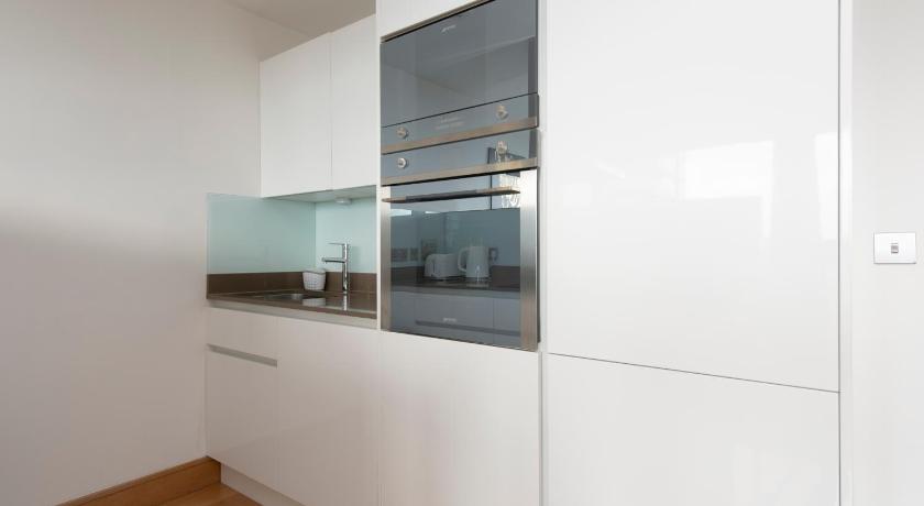 Lovely 2-Bed luxury Apartment in city of London photo