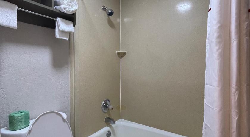Red Roof Inn LaGrange photo