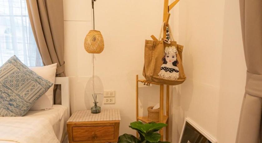 OONPoshtel photo