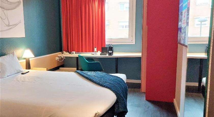 ibis Valencia Bonaire Airport Hotel photo