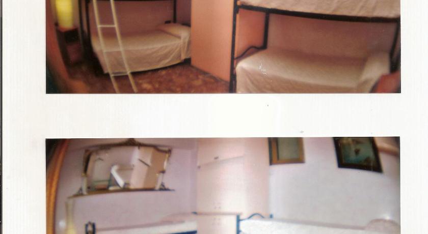 Image of Quadruple Room with Private Bathroom 6