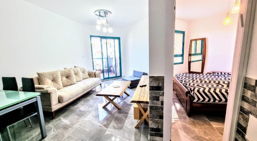 Image of Apartment with Lake View 5