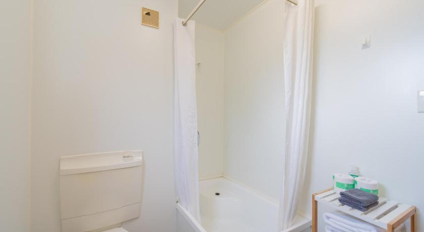 Image of Queen Studio 2