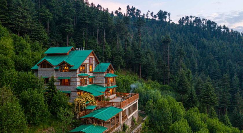 StayVista at The Kang Estate with scenic views — Hotel in Manali