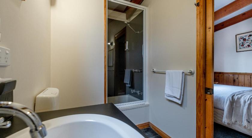 Freycinet Cottage 1 – Bluestone photo