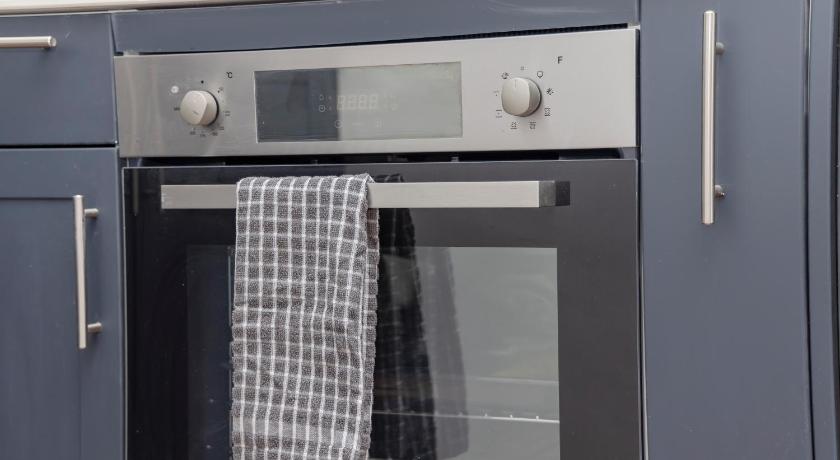 MORDEN STUDIO FLAT Moments away from Brighton seafront photo