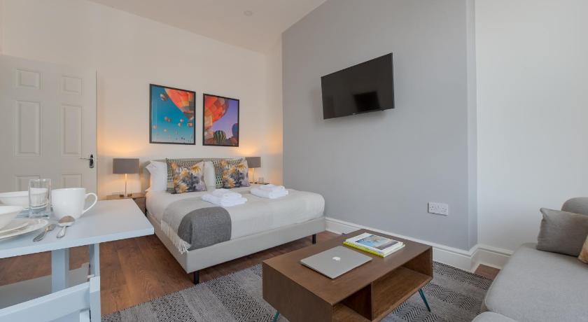 Earl's Court by CAPITAL photo