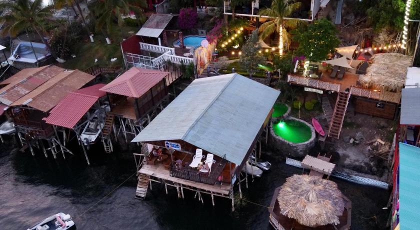 Captain Morgan Hostel Lake Coatepeque — Hotel in Santa Ana
