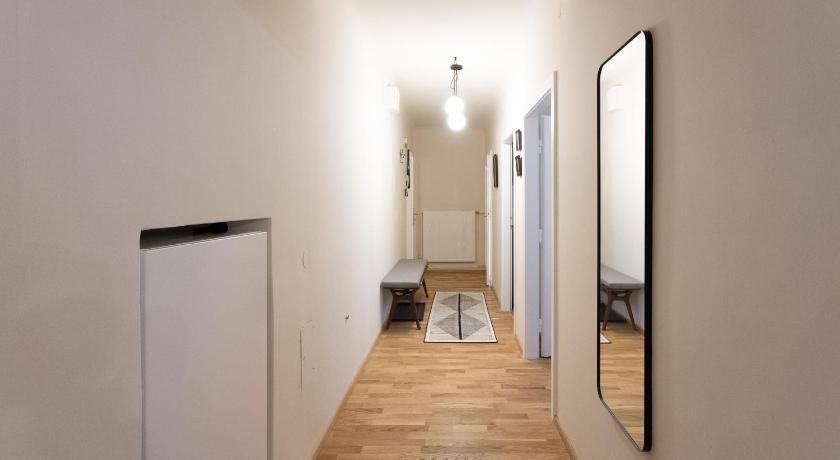 Stylish 1BR 1Bath Vienna Downtown Unbeatable Location photo