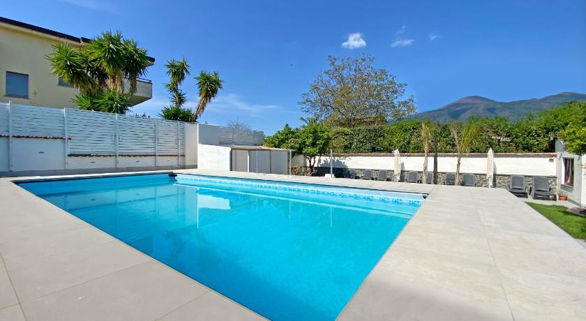 Terrazza sul Vesuvio con piscina