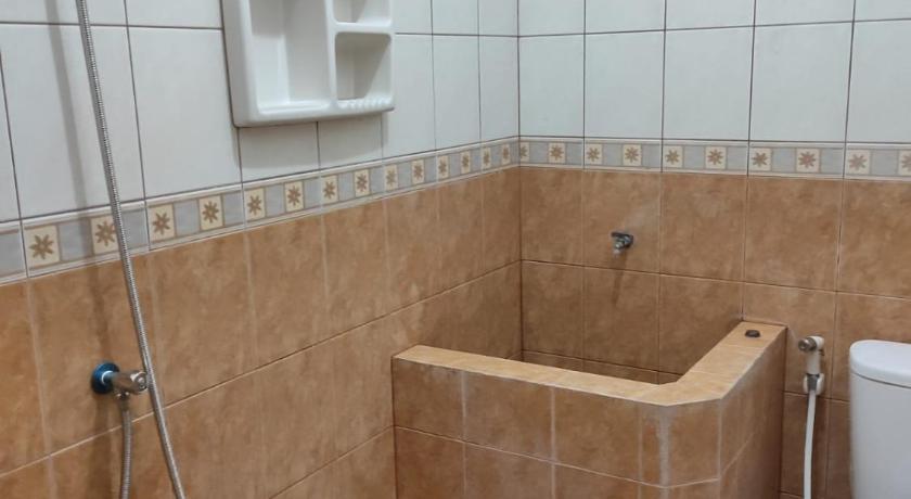 Kelana 2 Nice Homestay (5 Bed Rooms) Semarang photo