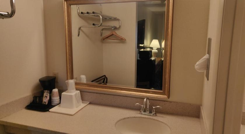 Skyline Motor Inn photo