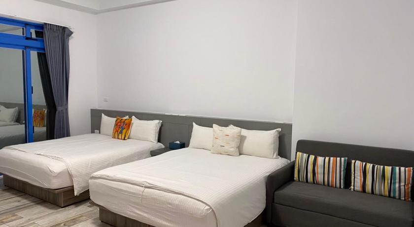 Image of Quadruple Room with Sea View 0