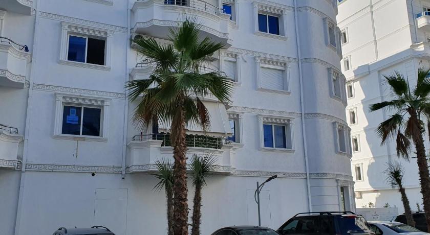 Deluxe Private Apartment next to Grand Blue Fafa resort Golem photo
