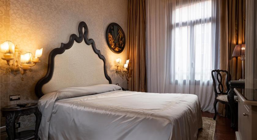 Image of Superior Room 16