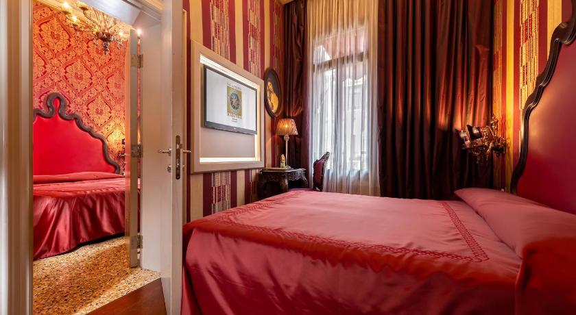 Image of Canal View Suite 15