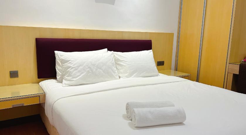 Image of Three-Bedroom Apartment 14