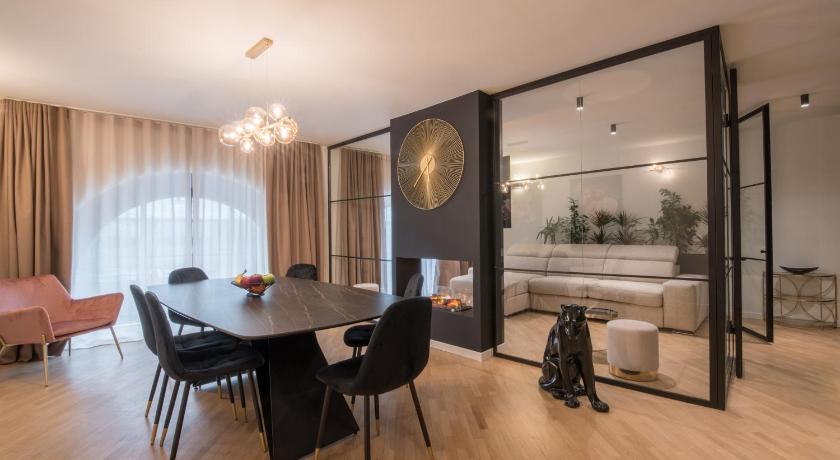 Brera Premium Apartment near Duomo Wifi — Hotel in Milan