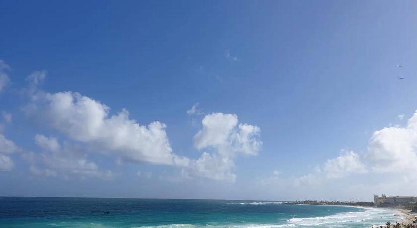 Cancun Beach&Sunrise photo