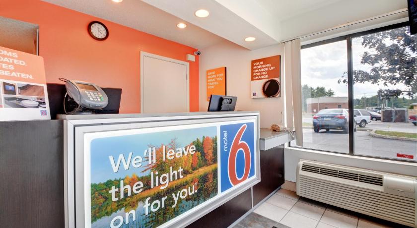 Motel 6-Southington, CT - Hartford