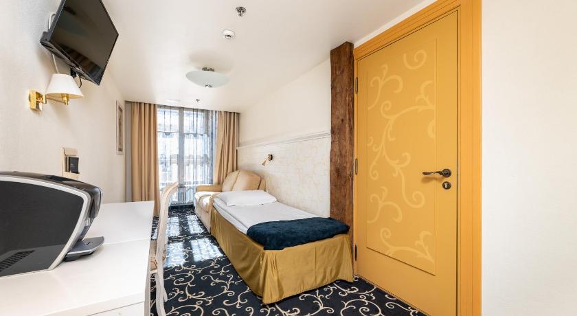 Meriton Old Town Garden Hotel photo