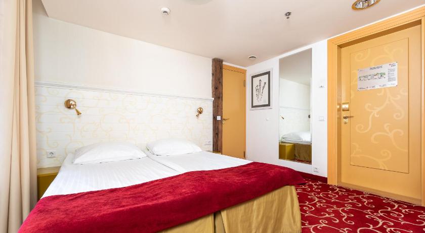 Image of Standard Double or Twin Room 10