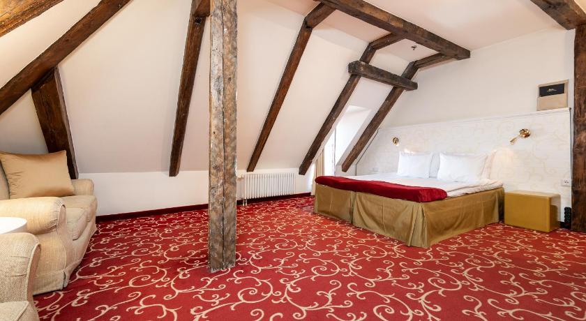 Image of Deluxe Double Room - Attic with Free Parking 11