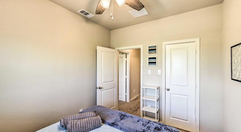 Brand-New Townhome Near UNT and TWU and The Square! photo