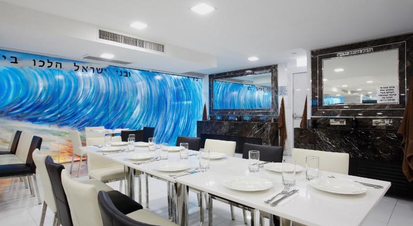 パタヤ Shilat Avenue Pattaya 4つ星 ホテル プール