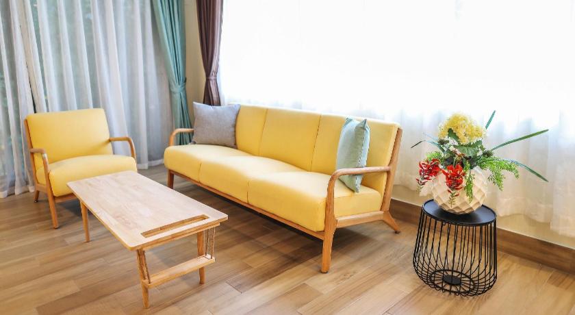 Image of Standard Mountain View 17