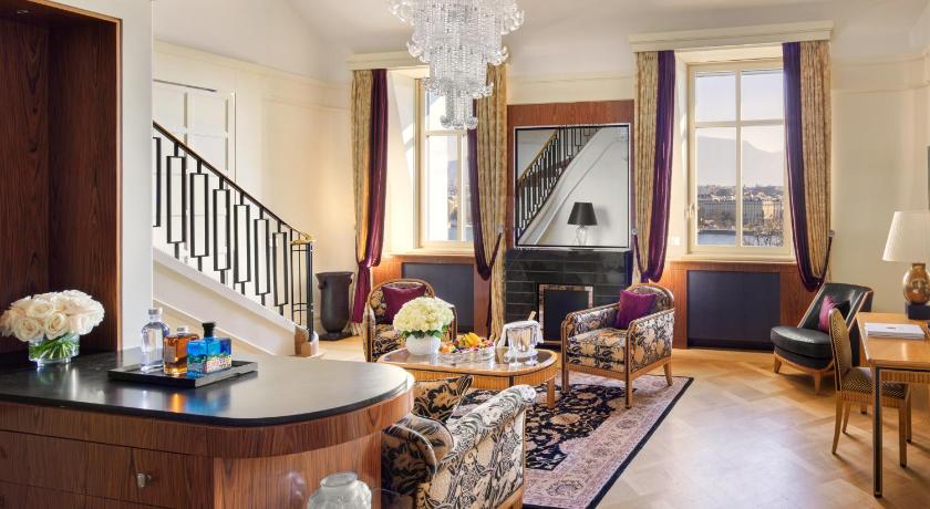 Image of Penthouse Lake View 14