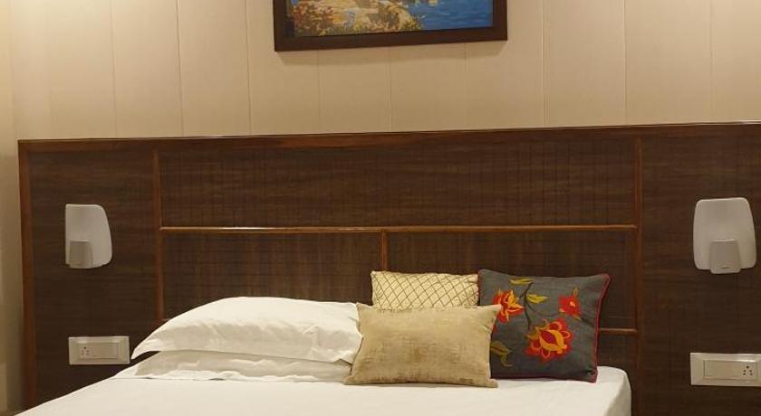 Maple Leaf Hotel photo