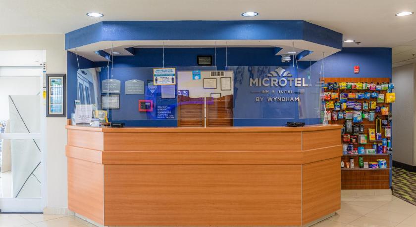 Microtel Inn & Suites by Wyndham Kingsland photo