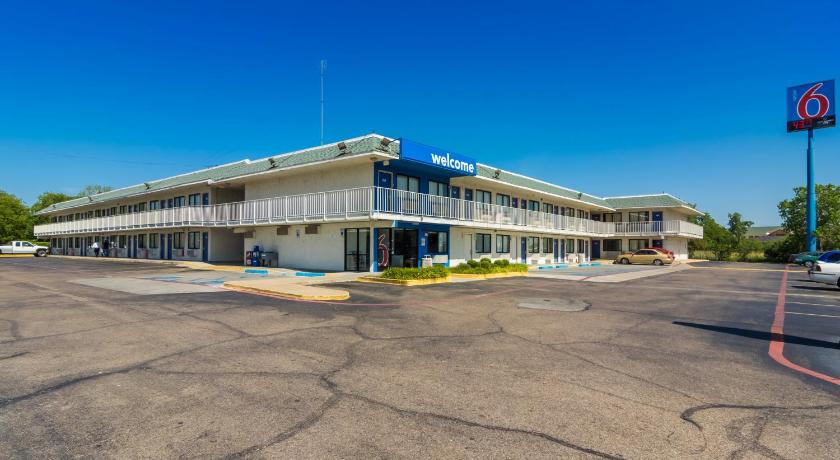 Motel 6-Bellmead, TX - Waco