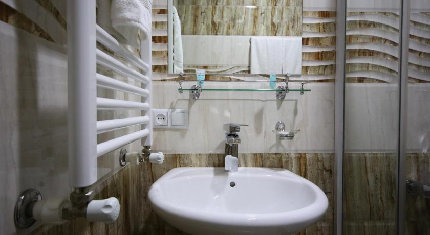 Discovery Hotel photo