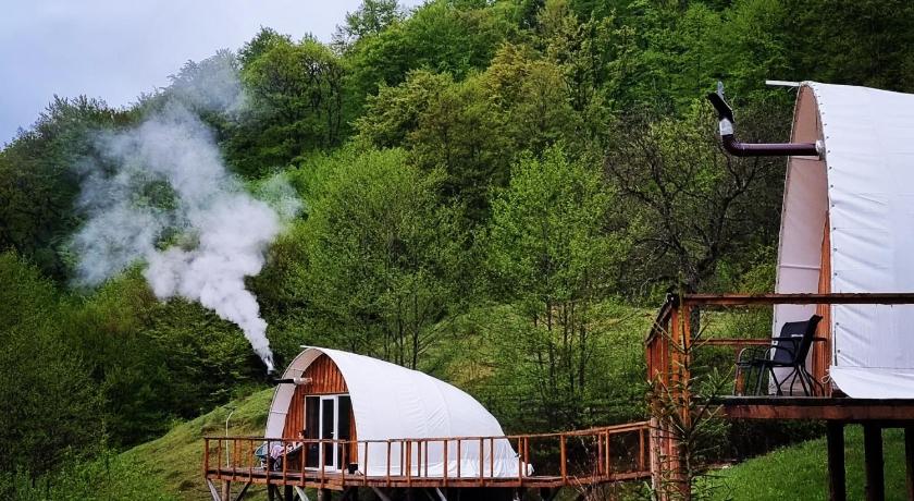Sunrise Glamping Retreat — Hotel in Targoviste