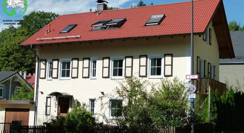LakeStarnberg Apartments — Hotel in Pocking