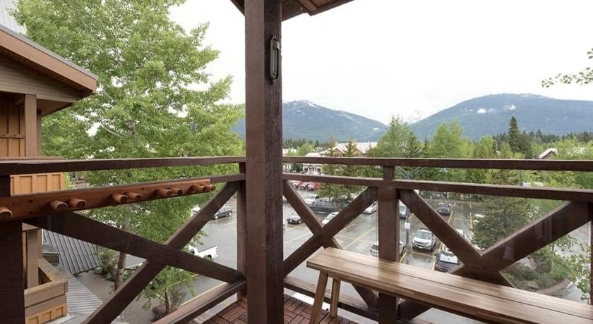 Marketplace Lodge by Whistler Premier photo