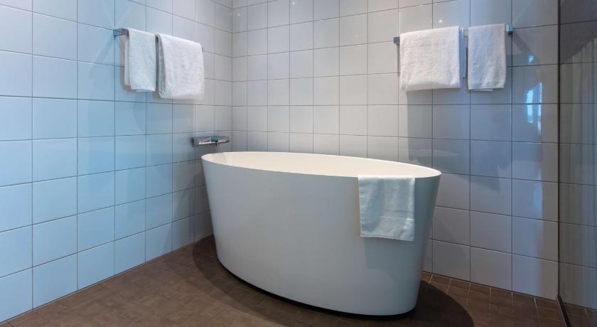 Image of Suite 16