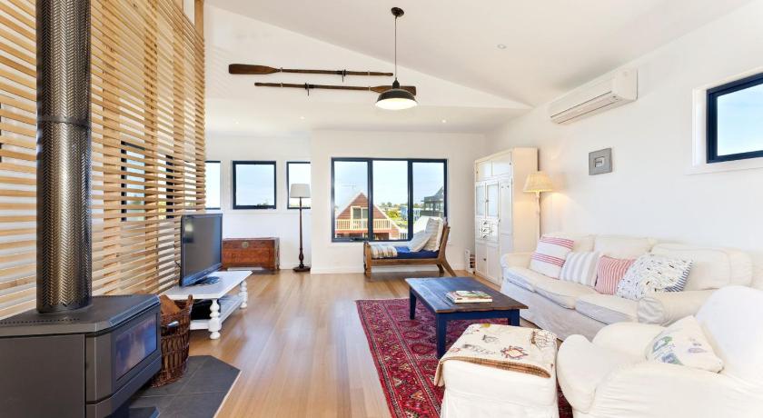 Seehuusli Swiss For Ocean House — Hotel in Great Ocean Road - Apollo Bay