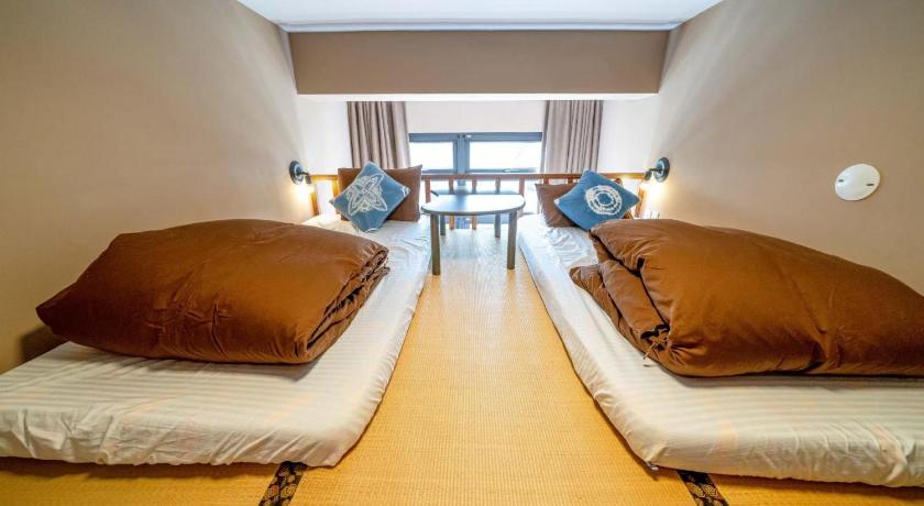 Image of Quintuple Room with Shared Bathroom 0