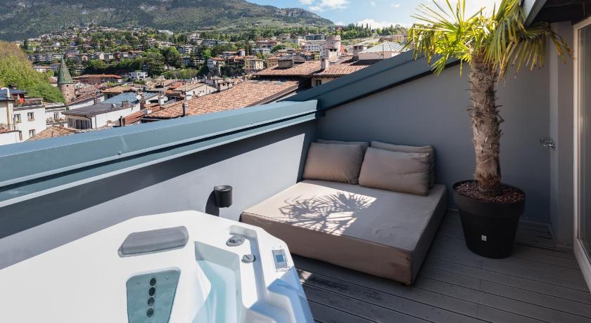 HEART OF TRENTO apartments photo