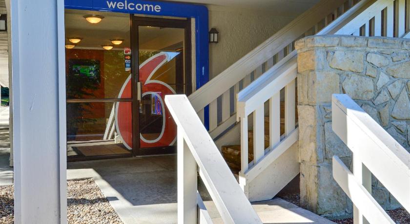 Motel 6-Nashua, NH - South