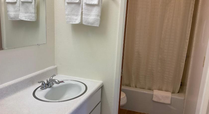 Front Street Inn photo