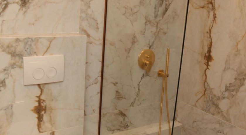 Adri & Marg luxury living photo