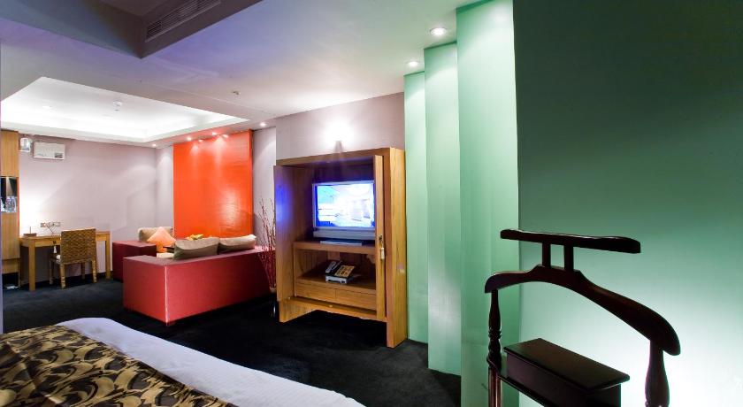 Image of Premier Double Room - no window 1