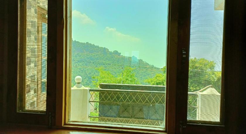Hotel Himalayan Galaxy photo