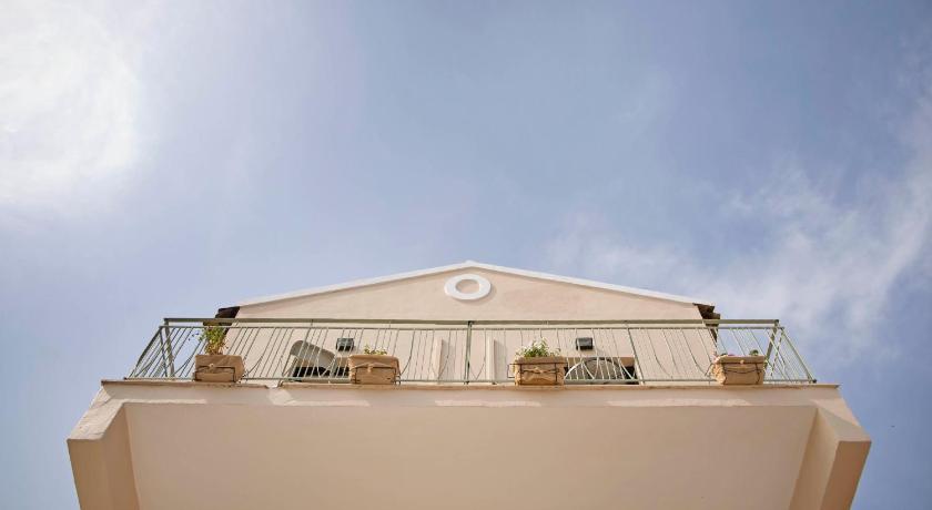 Tune Inn Guesthouse- Over 24s photo
