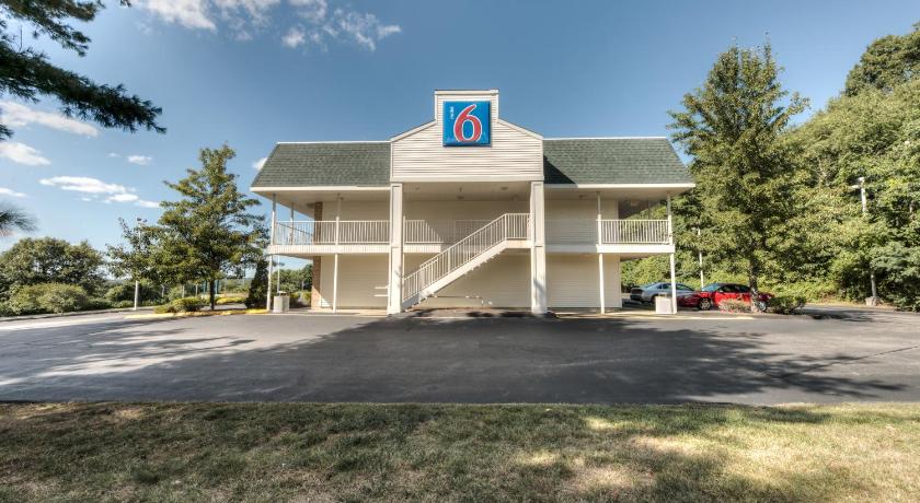 Motel 6-Niantic, CT - New London