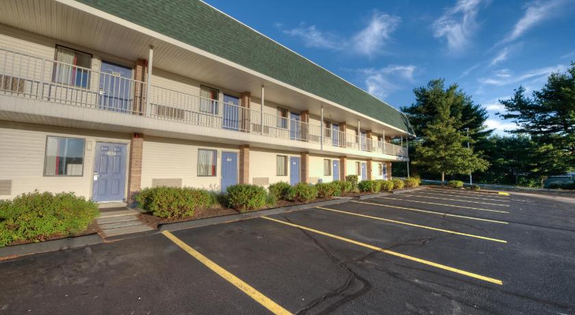 Motel 6-Niantic, CT - New London